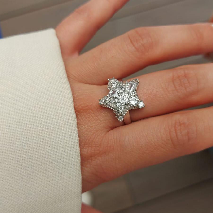 Glamorous Star Ring